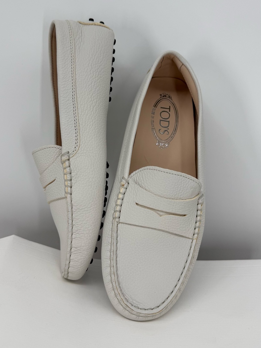 Tod's Cream Pebbled Leather Penny Driving Loafers Size 38.5 NEW